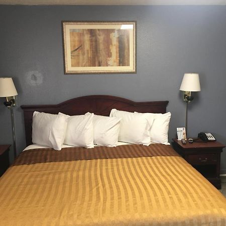 Garden Inn & Suites Нью Браунфелс Экстерьер фото